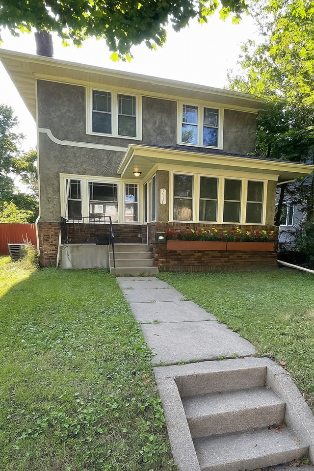 1517 Russell Ave N - Photo 2 of 23
