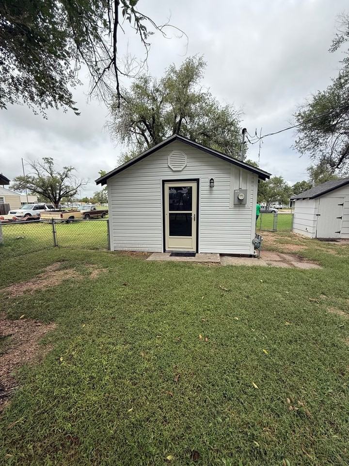 1121 E 7th Ave - Photo 3 of 15