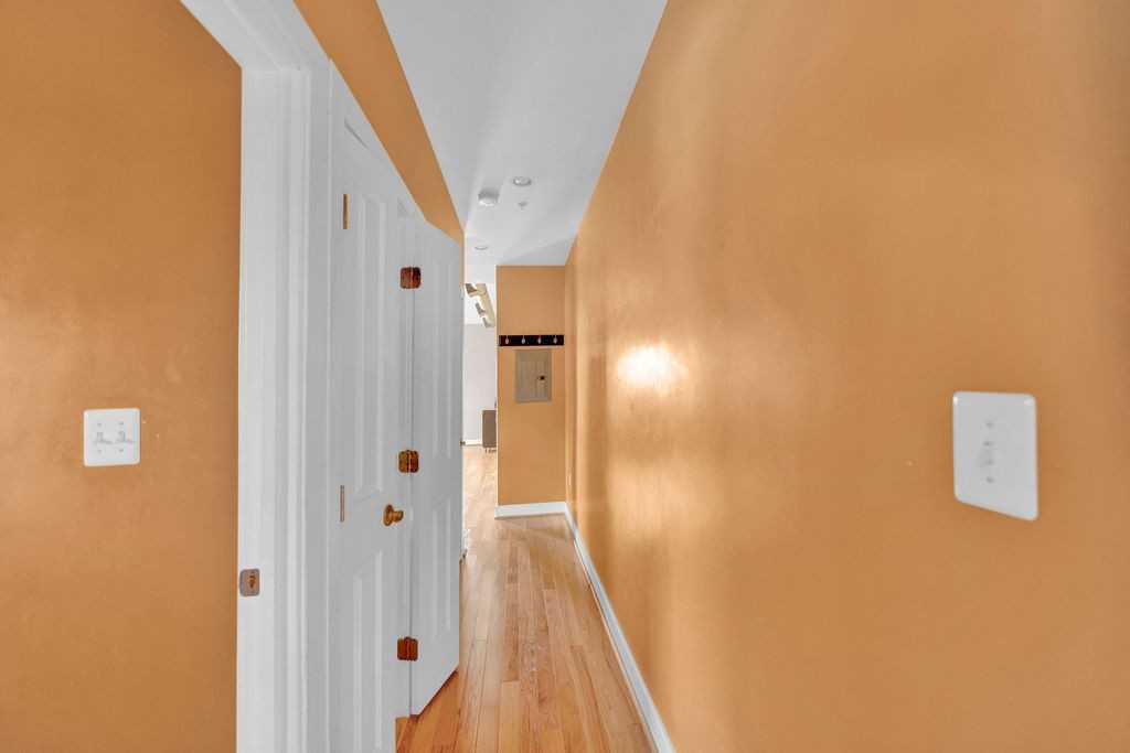 1301 Adams St Ne #C - Photo 4 of 19