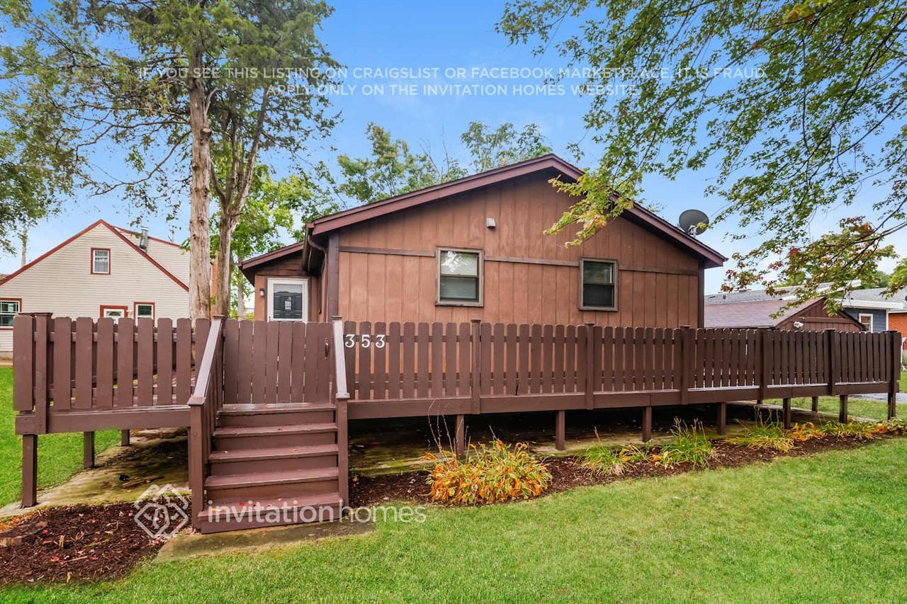 353 East Elm Street - Photo 3 of 17