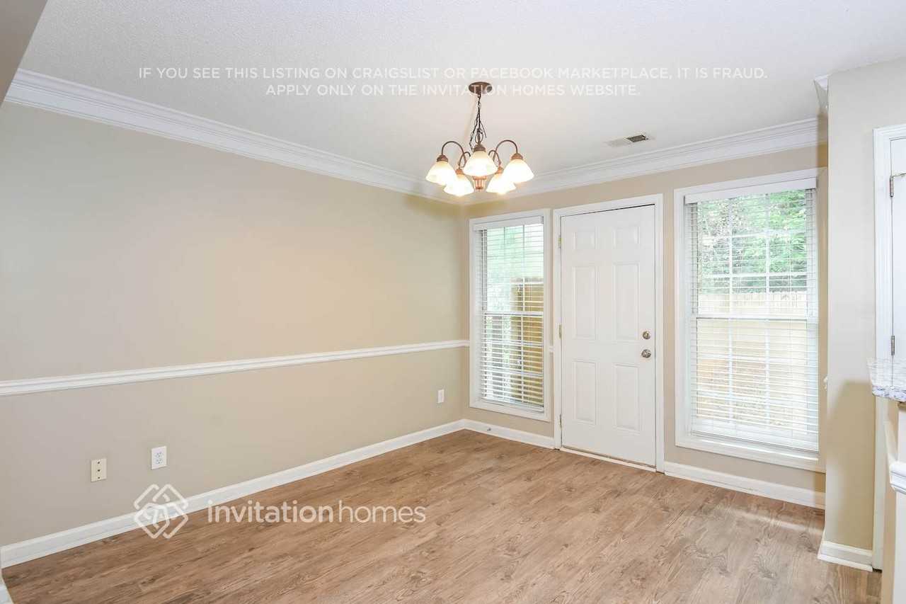 940 Twin Brook Ct - Photo 7 of 17