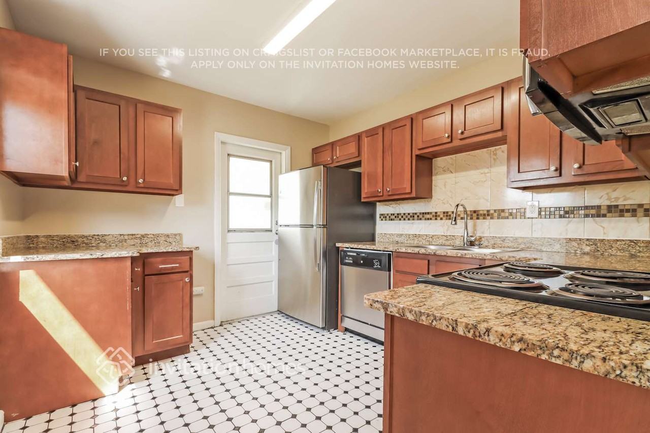 7020 Aspen Ave - Photo 7 of 18