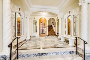 featured image of 1320 Lombard St