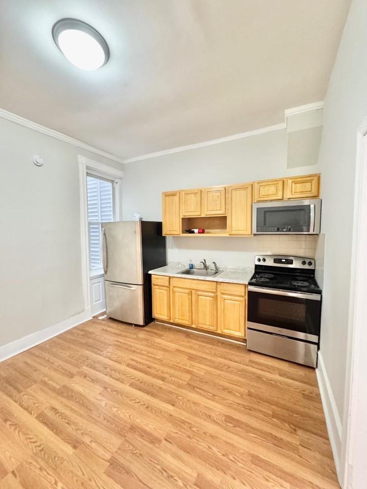 1813 W Thompson St - Photo 5 of 10