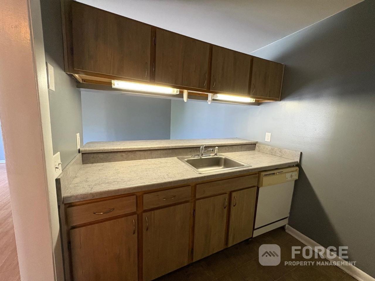 102 Calhoun St - Photo 6 of 10