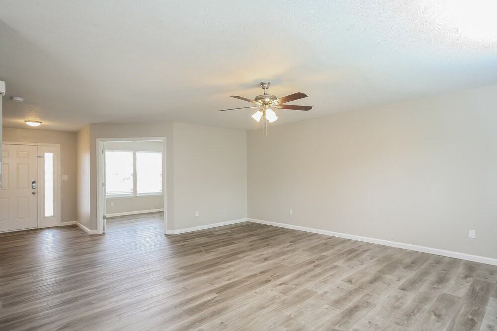 3315 Grove Berry Ln - Photo 5 of 17