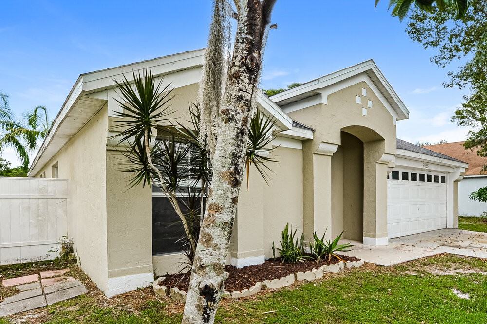 8655 Fort Jefferson Blvd - Photo 3 of 16