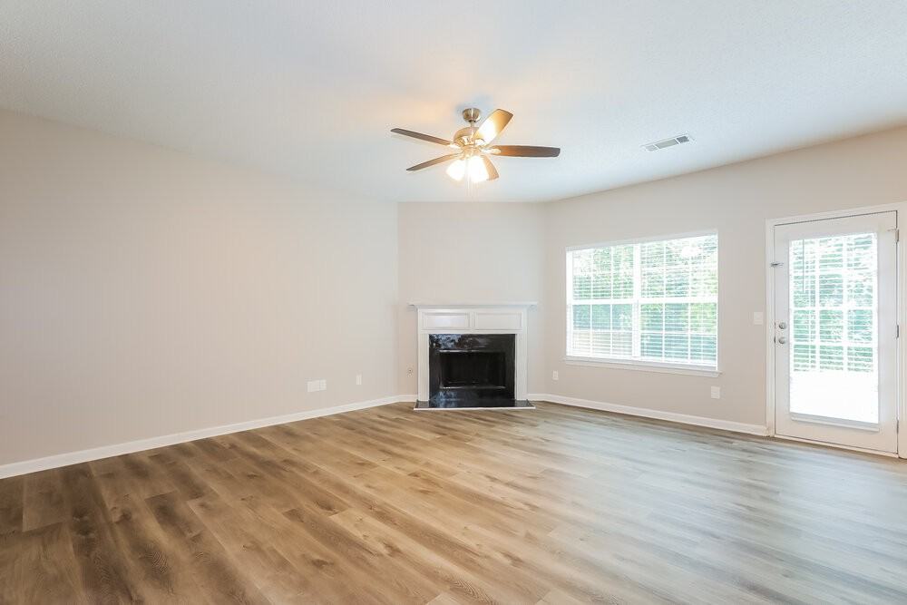 142 Southwind Ln - Photo 4 of 17