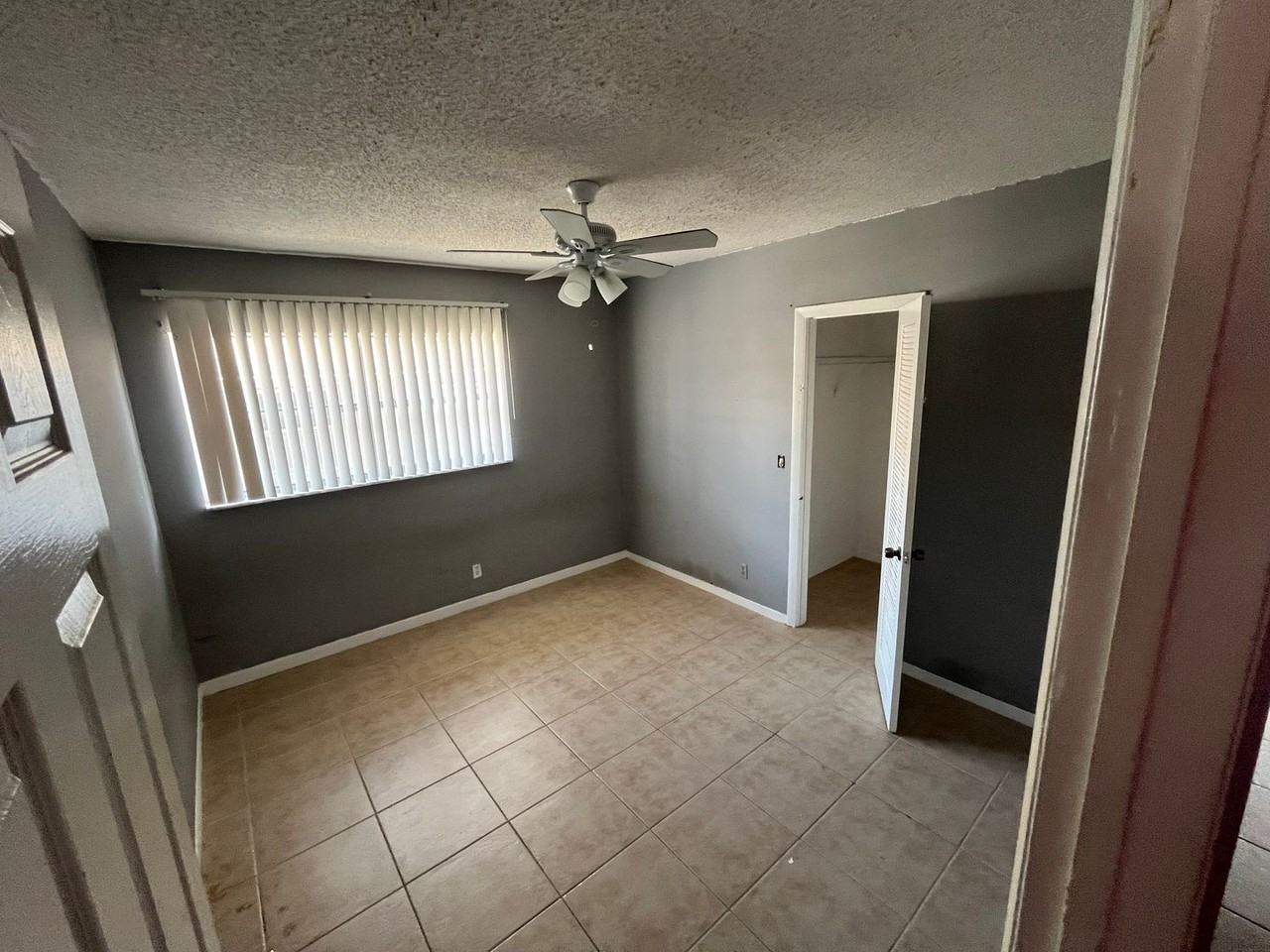 6060 N Dixie Hwy - Photo 6 of 14