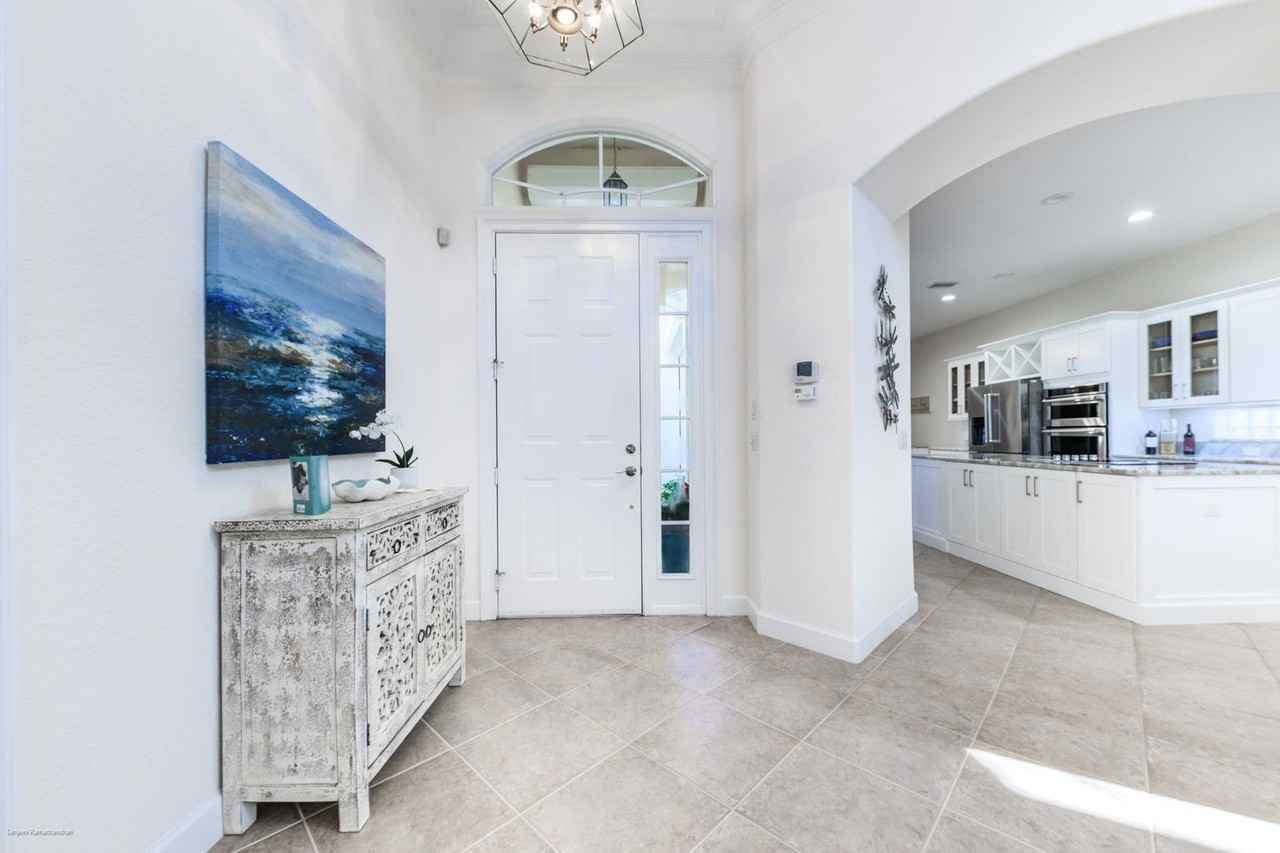 3209 Sunset Key Cir - Photo 5 of 50