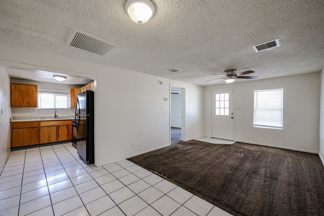 219 W 9th St - Photo 2 of 16