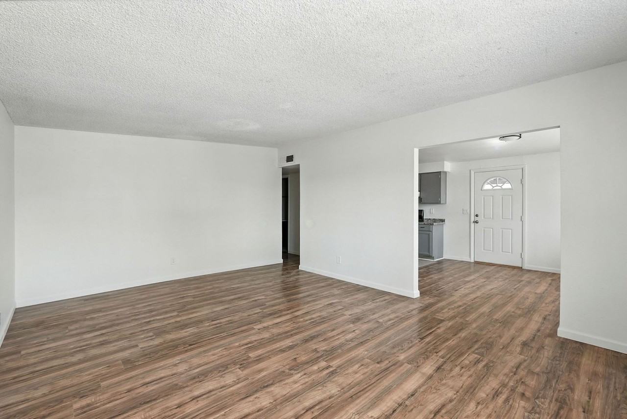 130 W Harding Ave - Photo 6 of 44