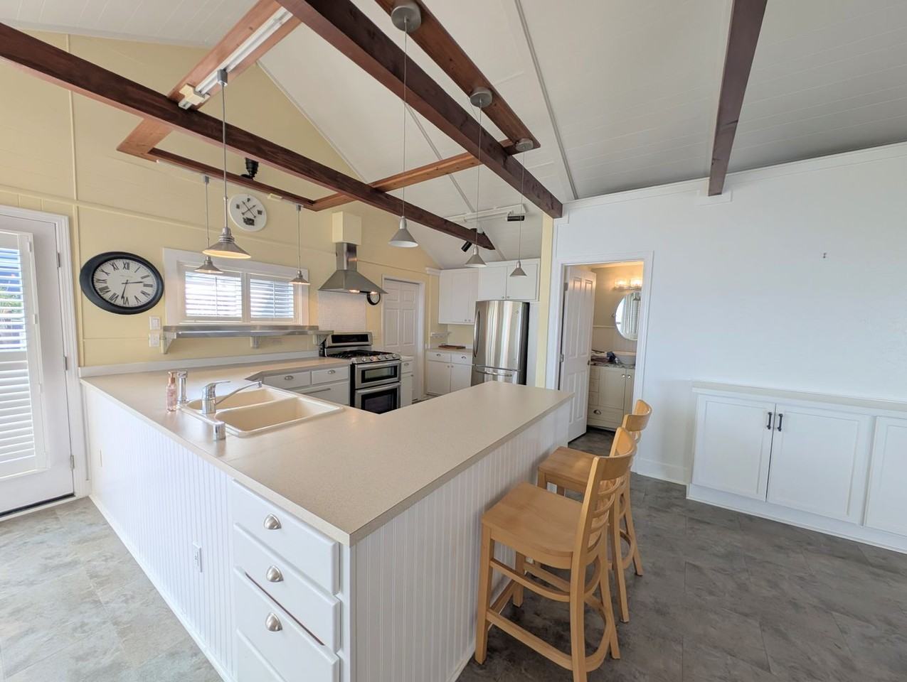 27124 Washington Blvd Ne - Photo 2 of 25