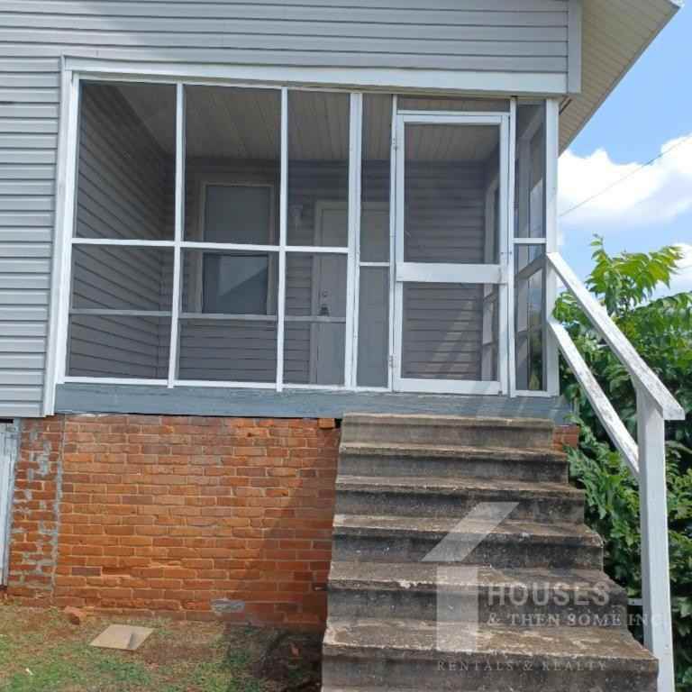 8131 5th St - Photo 2 of 12
