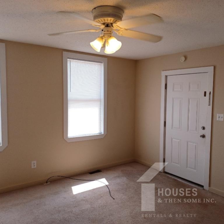 8131 5th St - Photo 3 of 12
