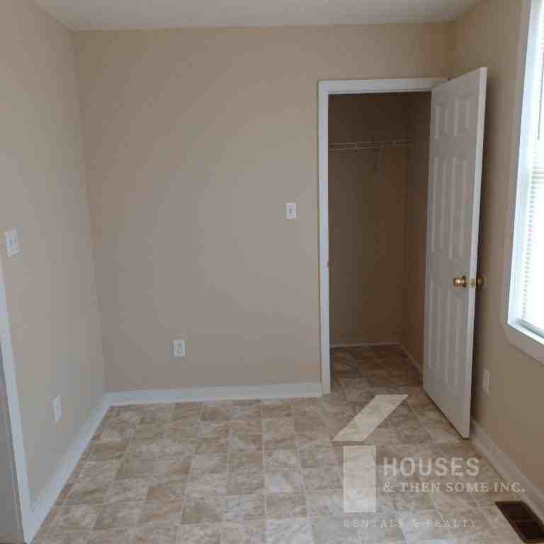8131 5th St - Photo 7 of 12