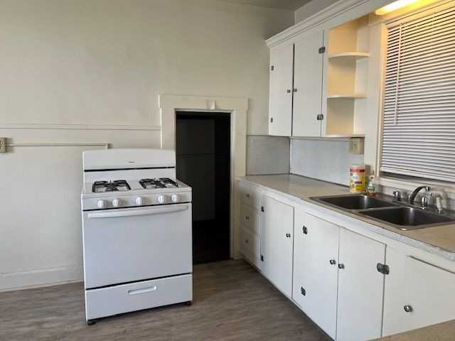 131 Green Street - Photo 4 of 12