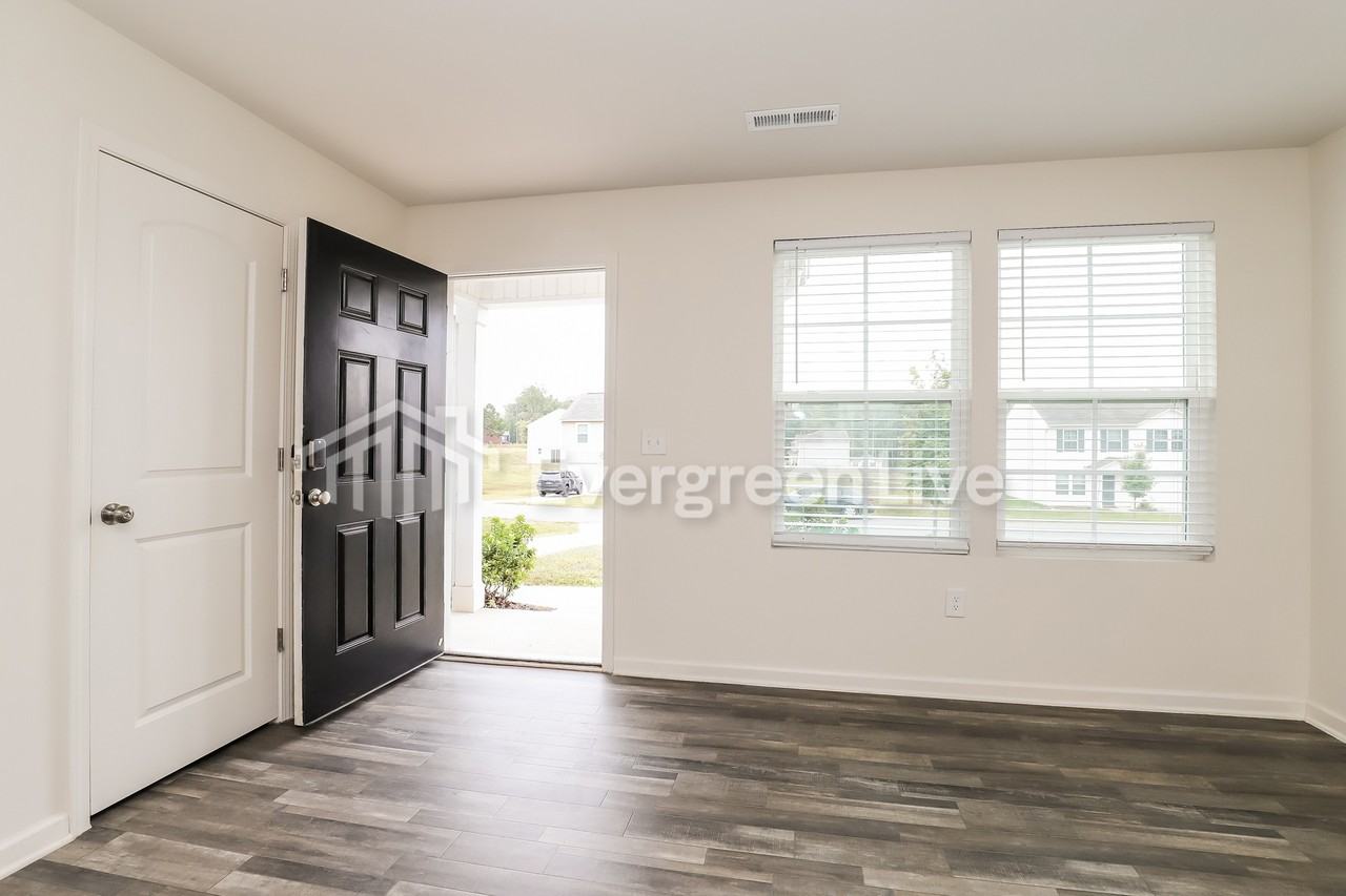 749 Oak Bend Dr - Photo 3 of 15