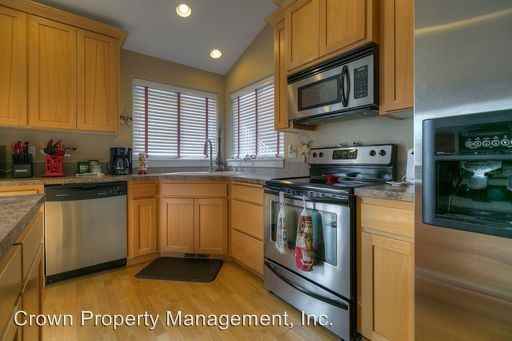 9806 Fox St - Photo 2 of 14