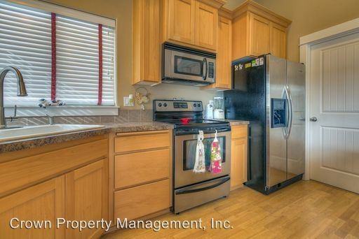 9806 Fox St - Photo 3 of 14