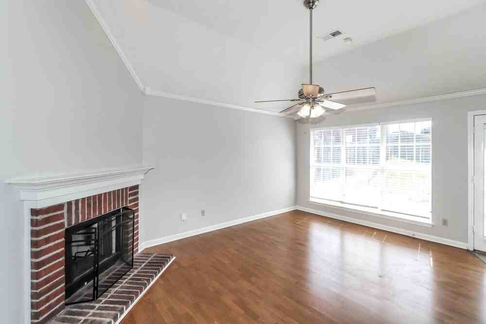 4925 Noel Mission Dr - Photo 6 of 17