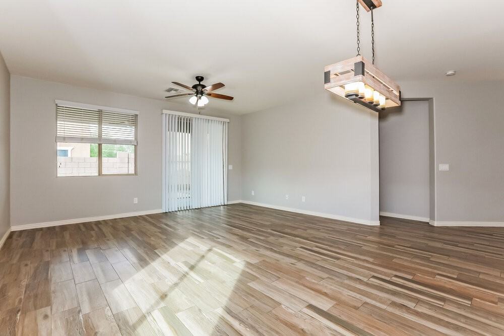 20998 E Pecan Ln - Photo 3 of 16