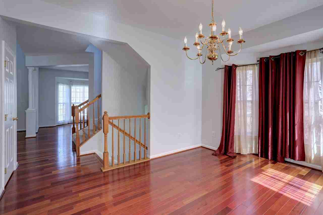 7232 Lyndsey Way - Photo 3 of 17