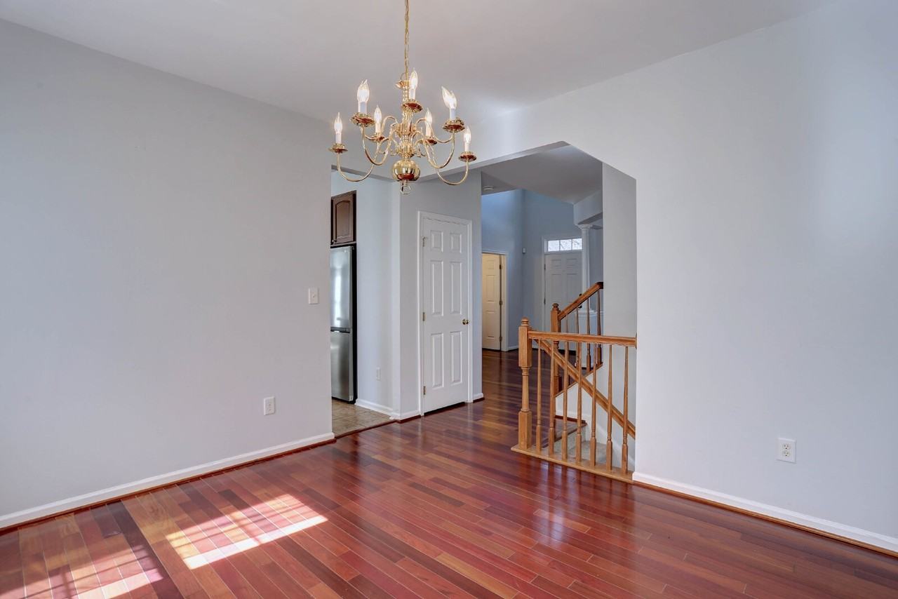 7232 Lyndsey Way - Photo 5 of 17