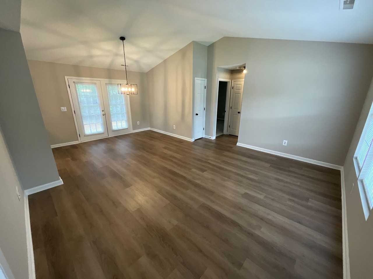 2711 Ingleside Drive - Photo 5 of 35