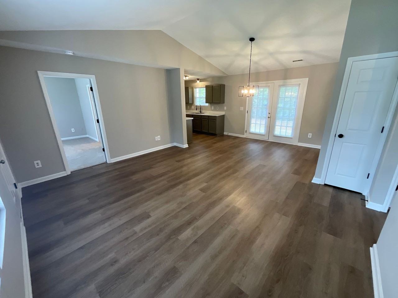 2711 Ingleside Drive - Photo 6 of 35