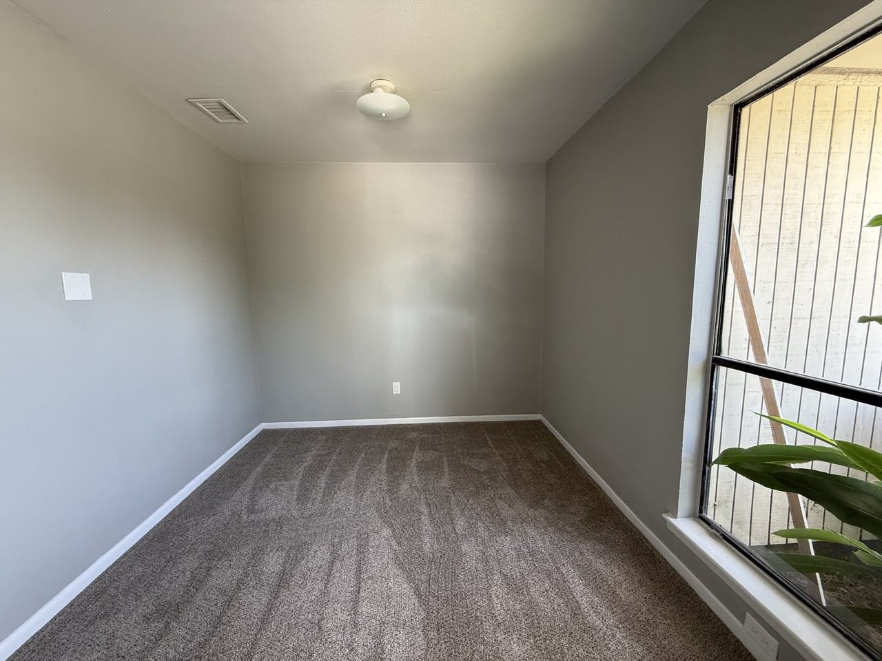 923 18th St #4 - Photo 2 of 6