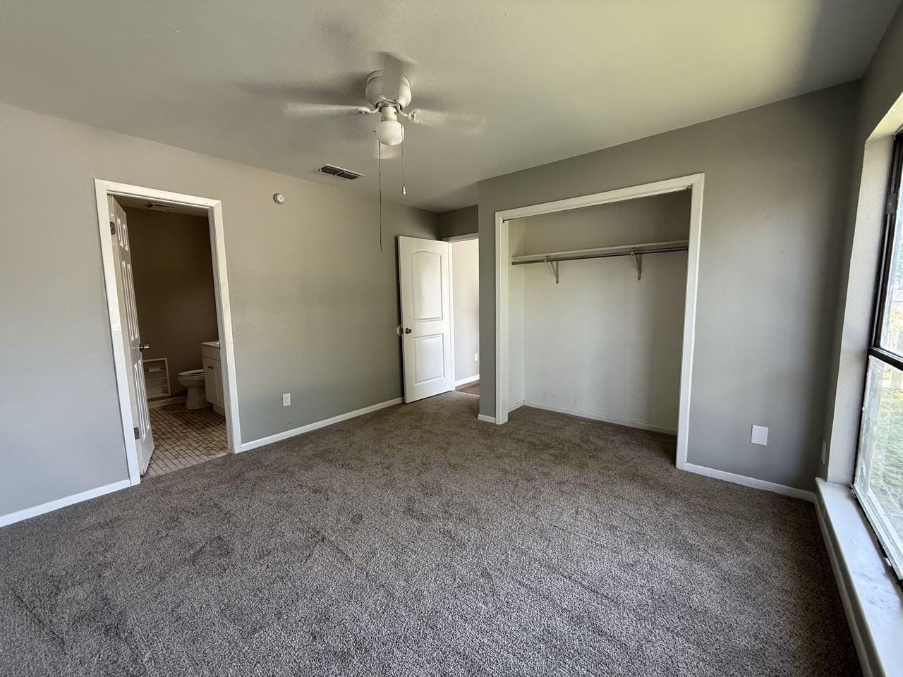 923 18th St #4 - Photo 4 of 6