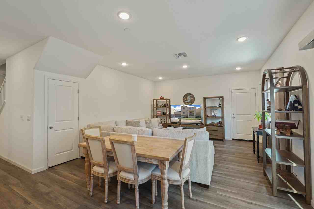 1416 Willowedge Way #NA - Photo 3 of 17