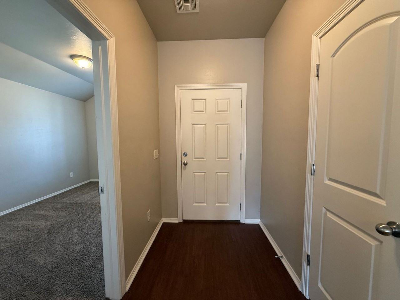 2408 Alta Vista Lane - Photo 2 of 38