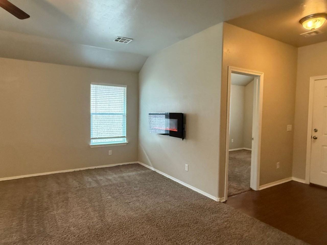 2408 Alta Vista Lane - Photo 4 of 38