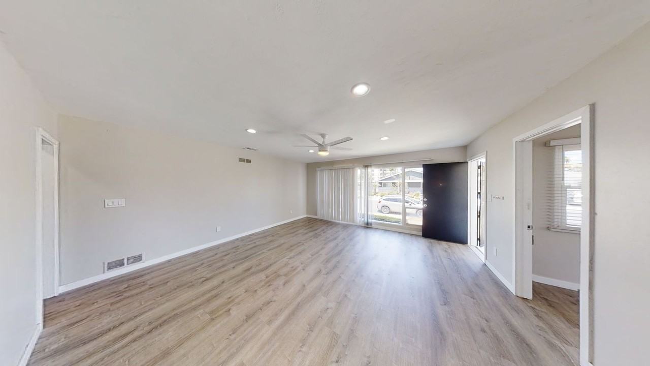 5577 Mary Lane Dr - Photo 7 of 20