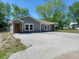 400 W Benton St - Photo 1 of 1