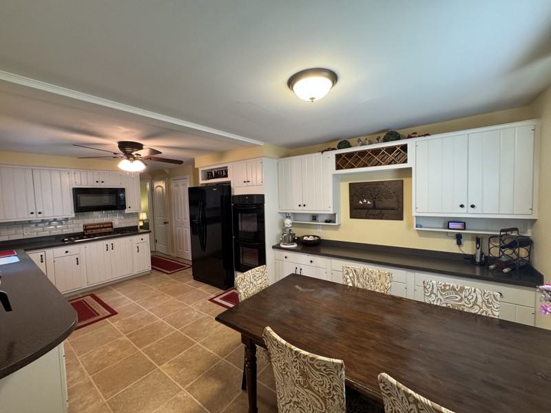 6051 Holly Ln - Photo 3 of 23