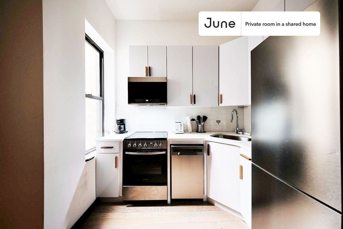 1716 Linden St #B - Photo 5 of 20