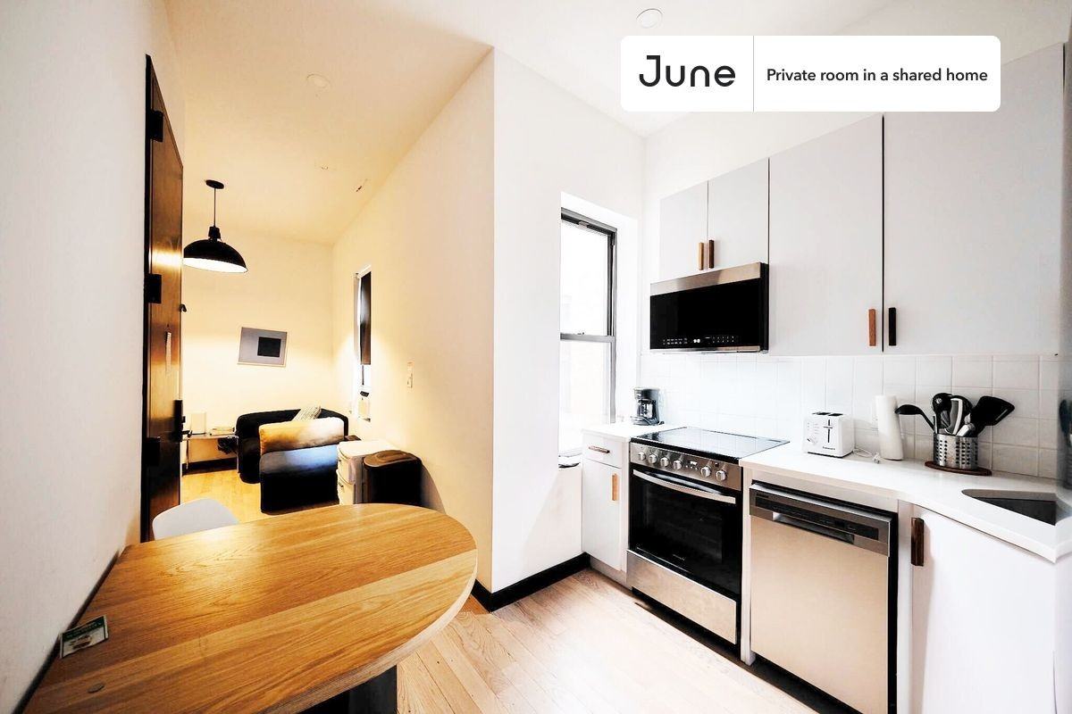 1716 Linden St #B - Photo 6 of 20