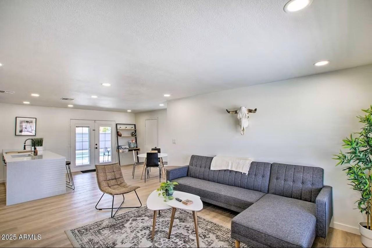 1233 E Marny Rd - Photo 2 of 19