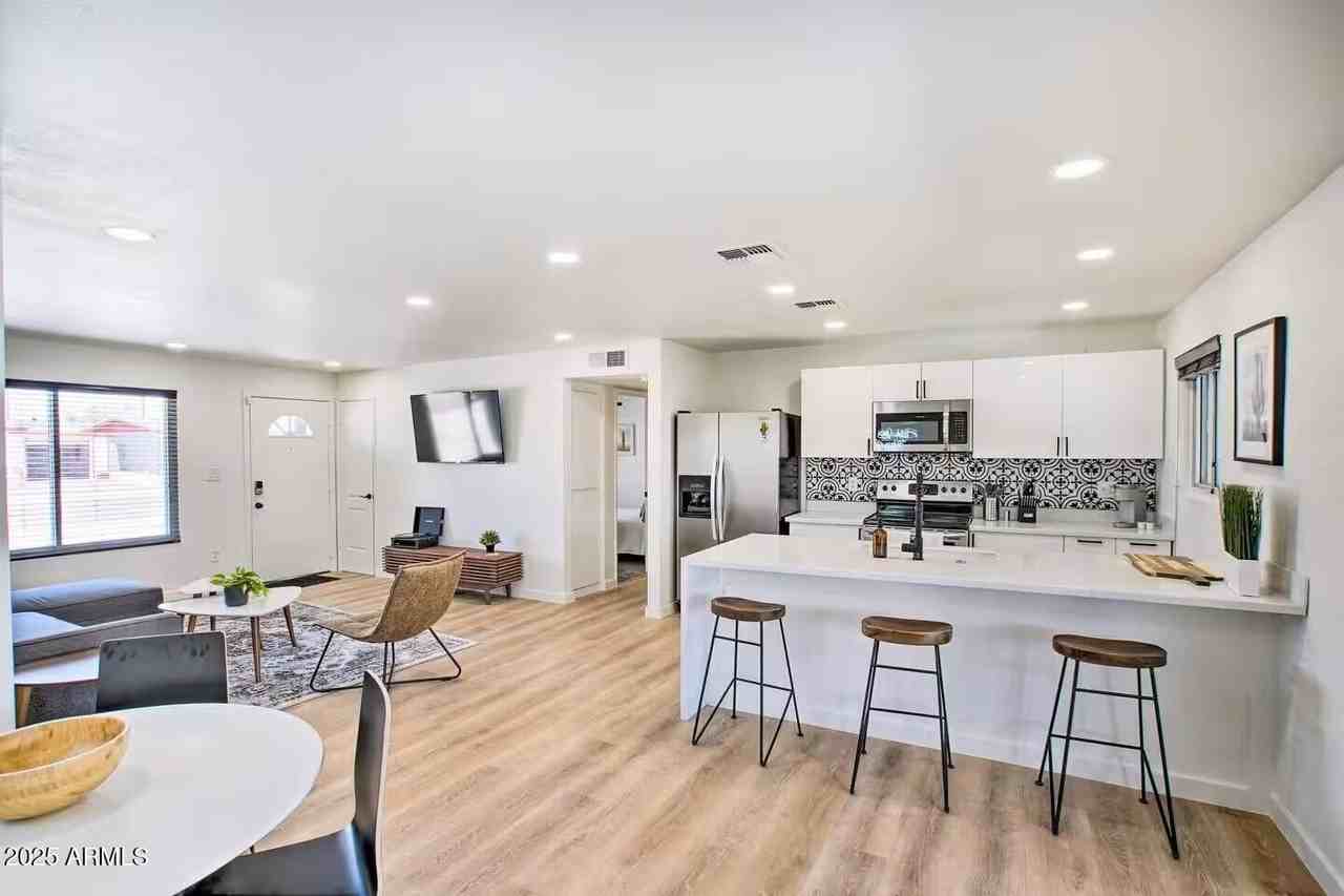 1233 E Marny Rd - Photo 3 of 19