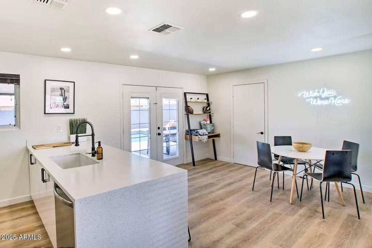 1233 E Marny Rd - Photo 4 of 19