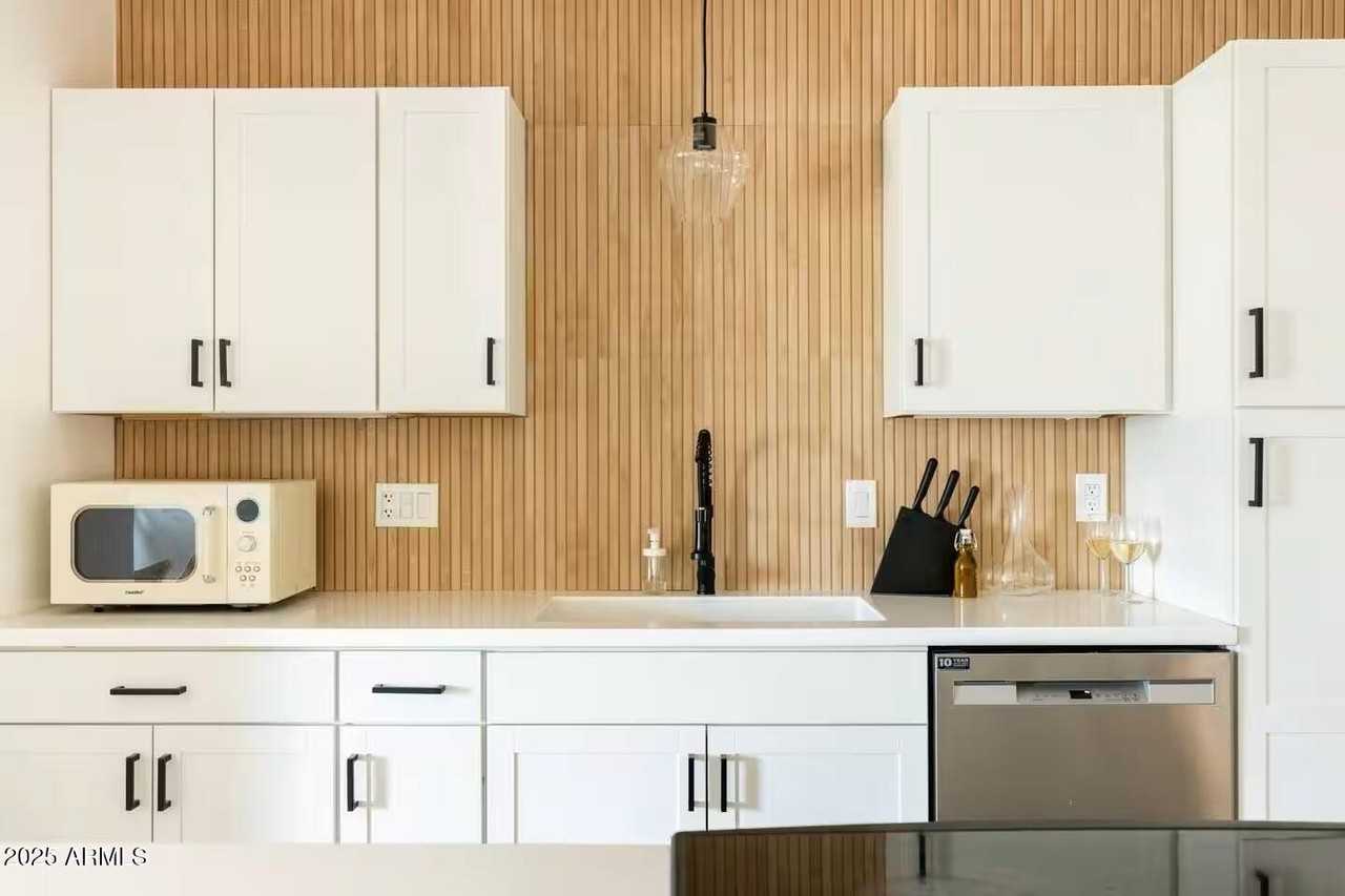 8447 E Vernon Ave - Photo 4 of 22