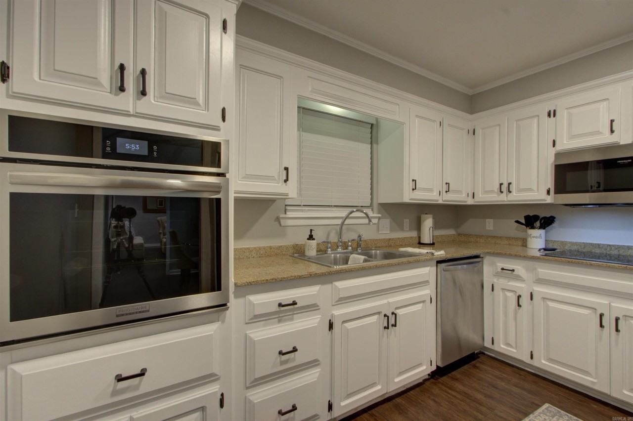 3514 Skyline Blvd - Photo 2 of 27