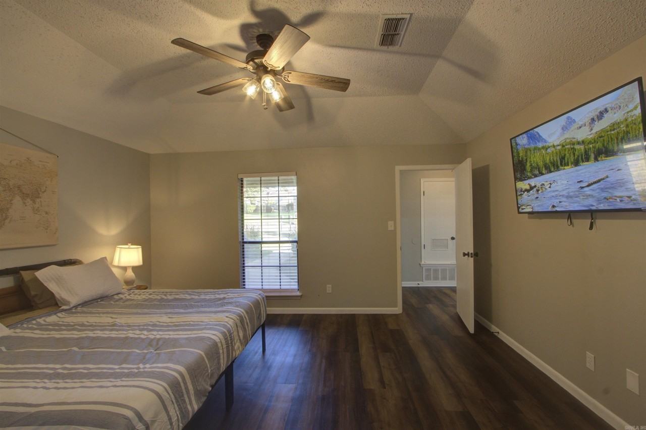 3516 Skyline Blvd - Photo 4 of 27