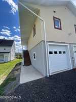 featured image of 621 E 3rd St