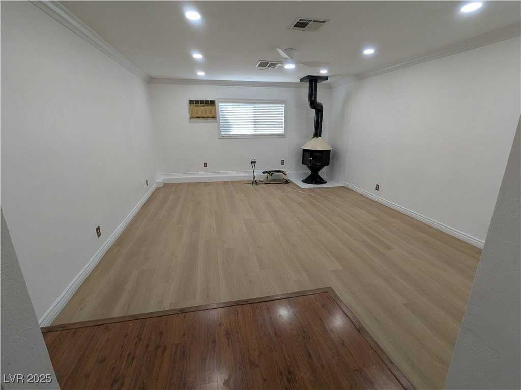 7301 Pleasant View Ave - Photo 7 of 37