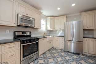 135 Main St #B - Photo 1 of 1