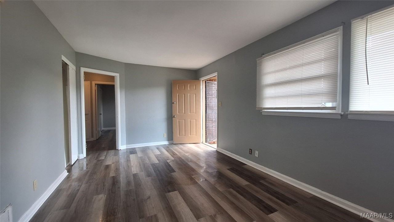 3827 Harrison Rd - Photo 3 of 16